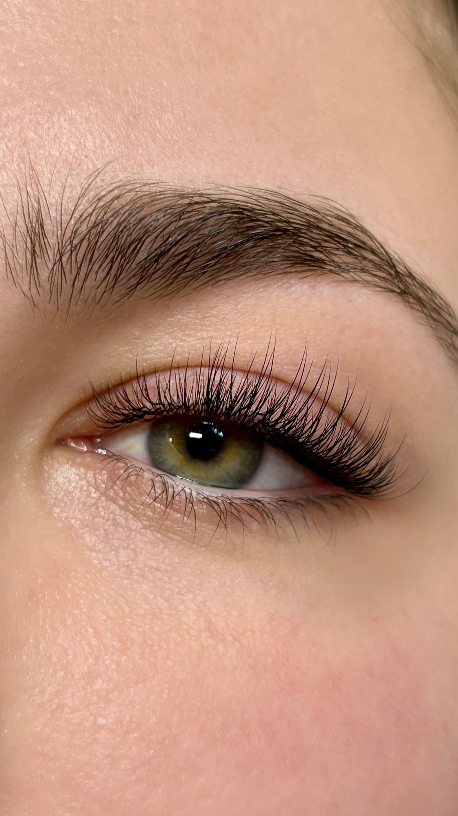 standard hybrid lash set on a client