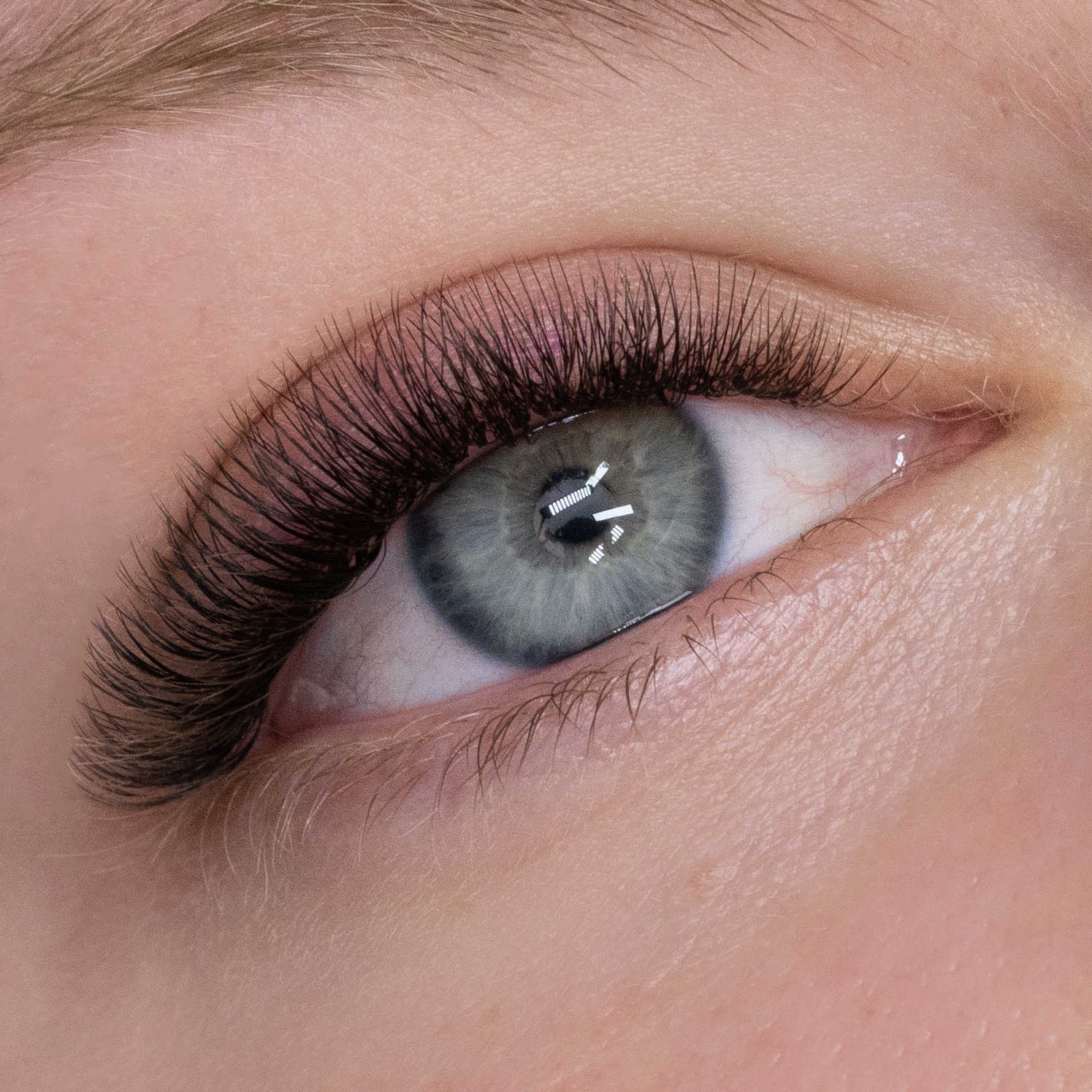 3D Russian Volume Lash Extensions