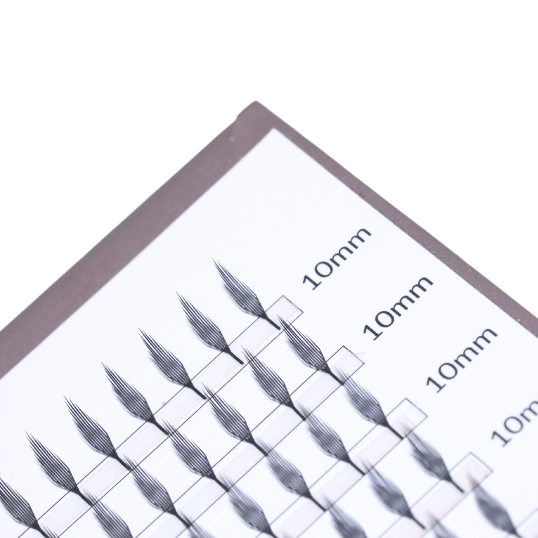 Pyramid Spike Lashes