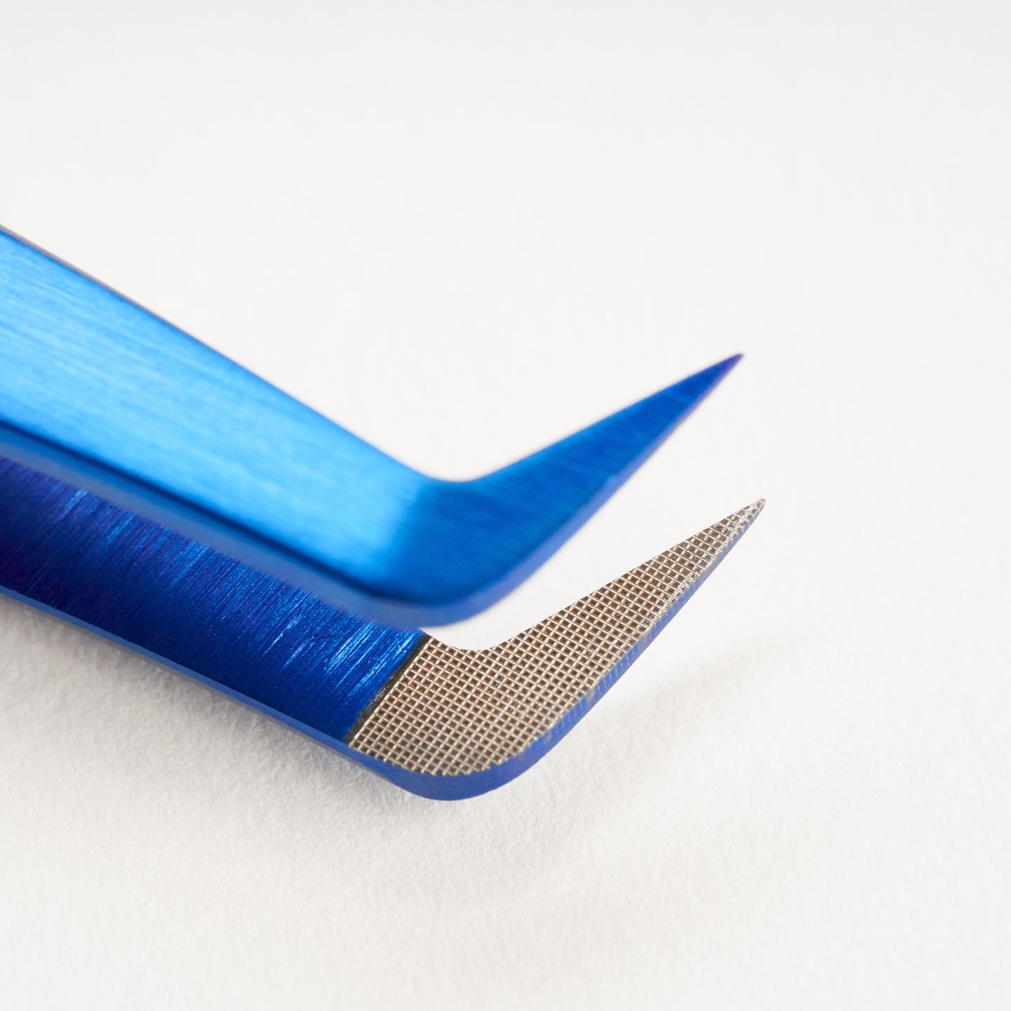 Micro Grip Down to Fan - Boot Volume Tweezer