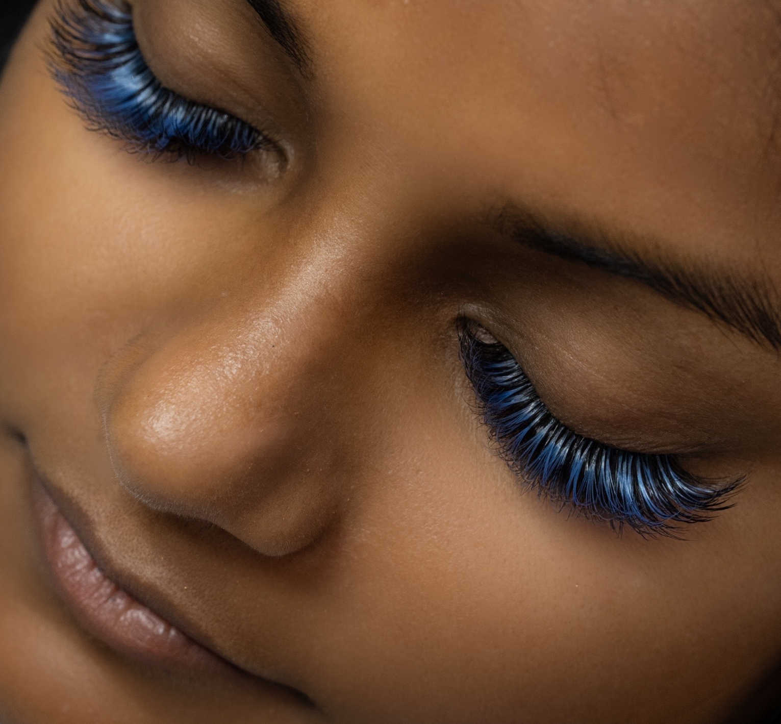color lash extensions