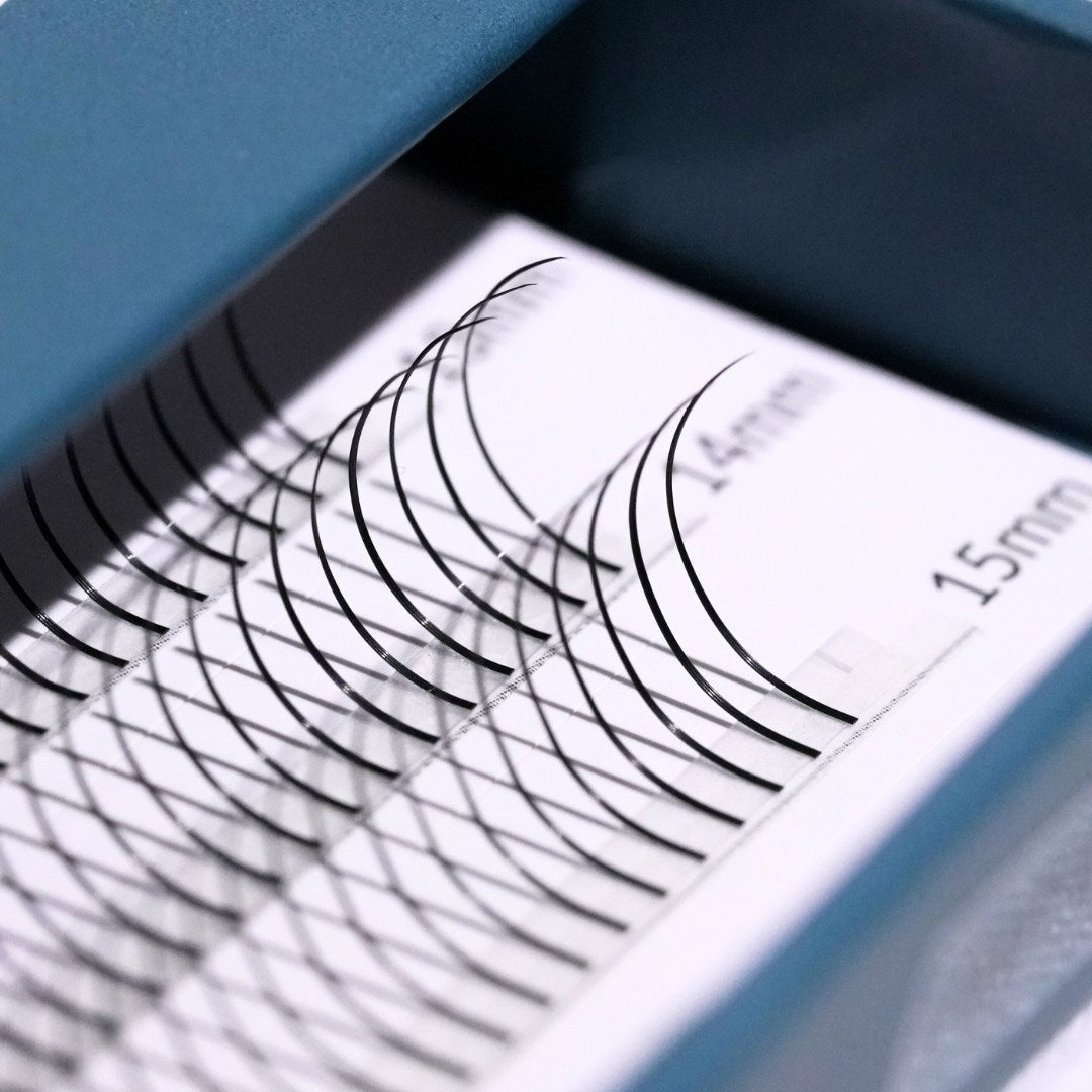 Wet Lash Spikes