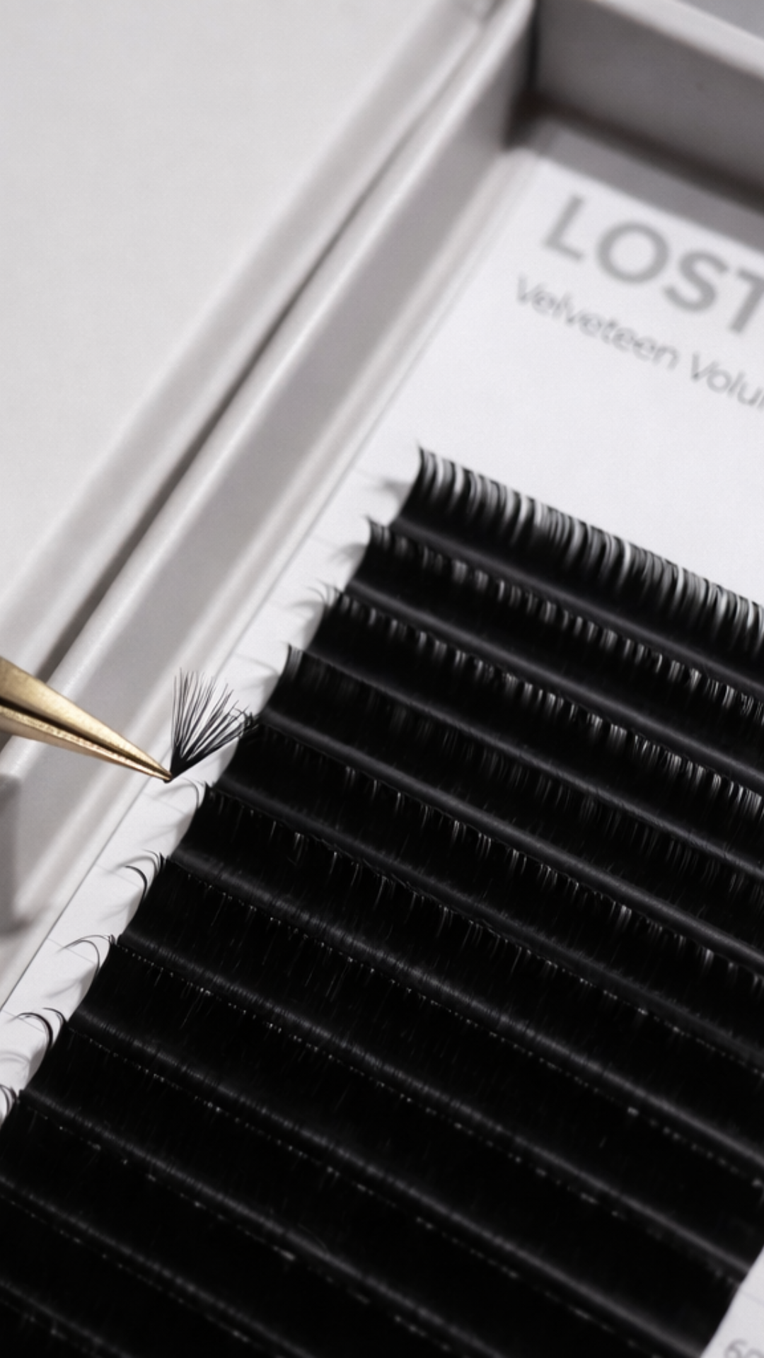 Why Aren’t My Lashes Bonding Properly? Common Causes and Fixes