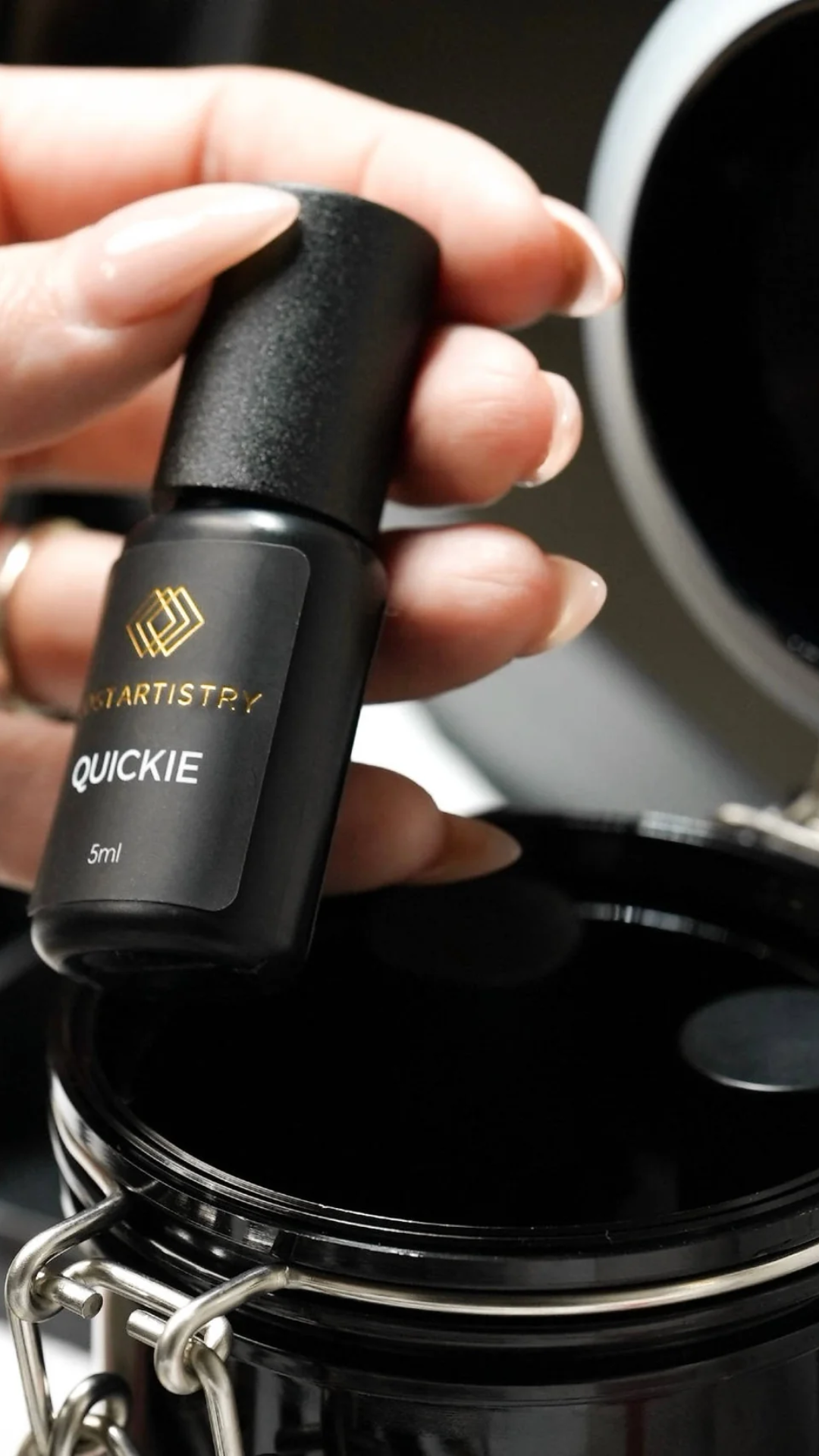 How to Know Which Lost Artistry Glue Is Best for You