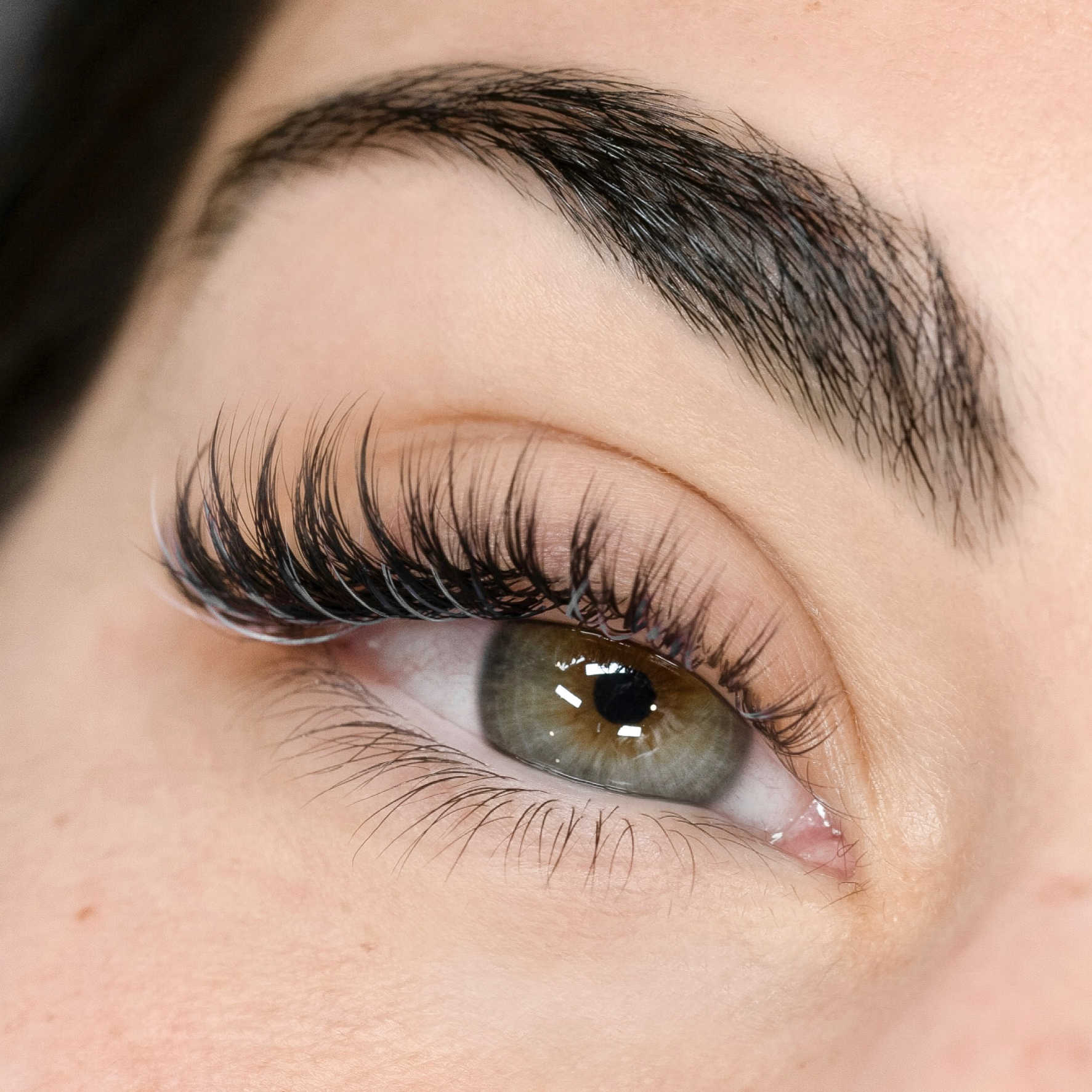 Striped red and black lash design for bold statements - CIULA LASH